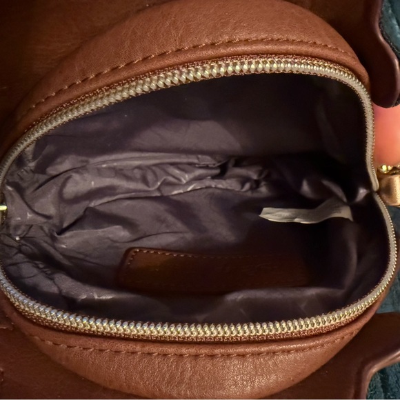 Danielle Nicole Disney Beauty And The Beast Cogsworth Crossbody Bag - Picture 10 of 12